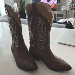 Size 9, worn twice, dark brown cowboy boots